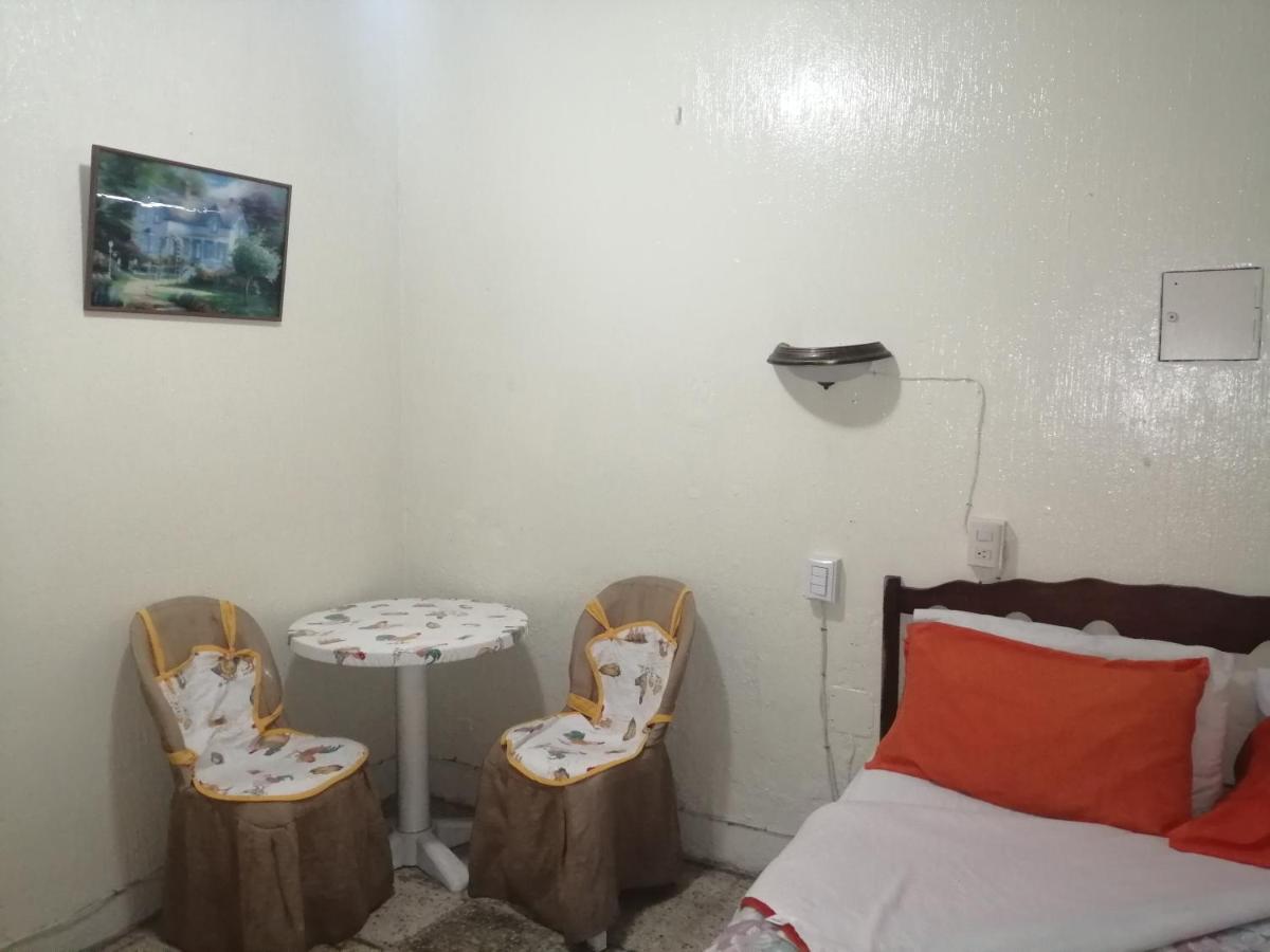 Hotel Metropolitano Guatemala-Stad Buitenkant foto